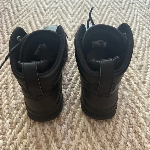 Nike Air Nevist ACG in VGUC - Picture 4 of 8